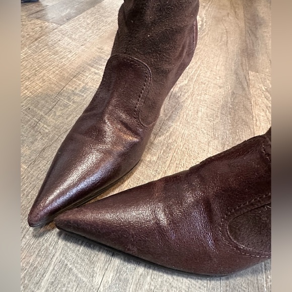 Casadei Suede & Leather Pointed Toe Pull-On Kitten Heel Ankle Boots - Size 7 - Picture 9 of 17